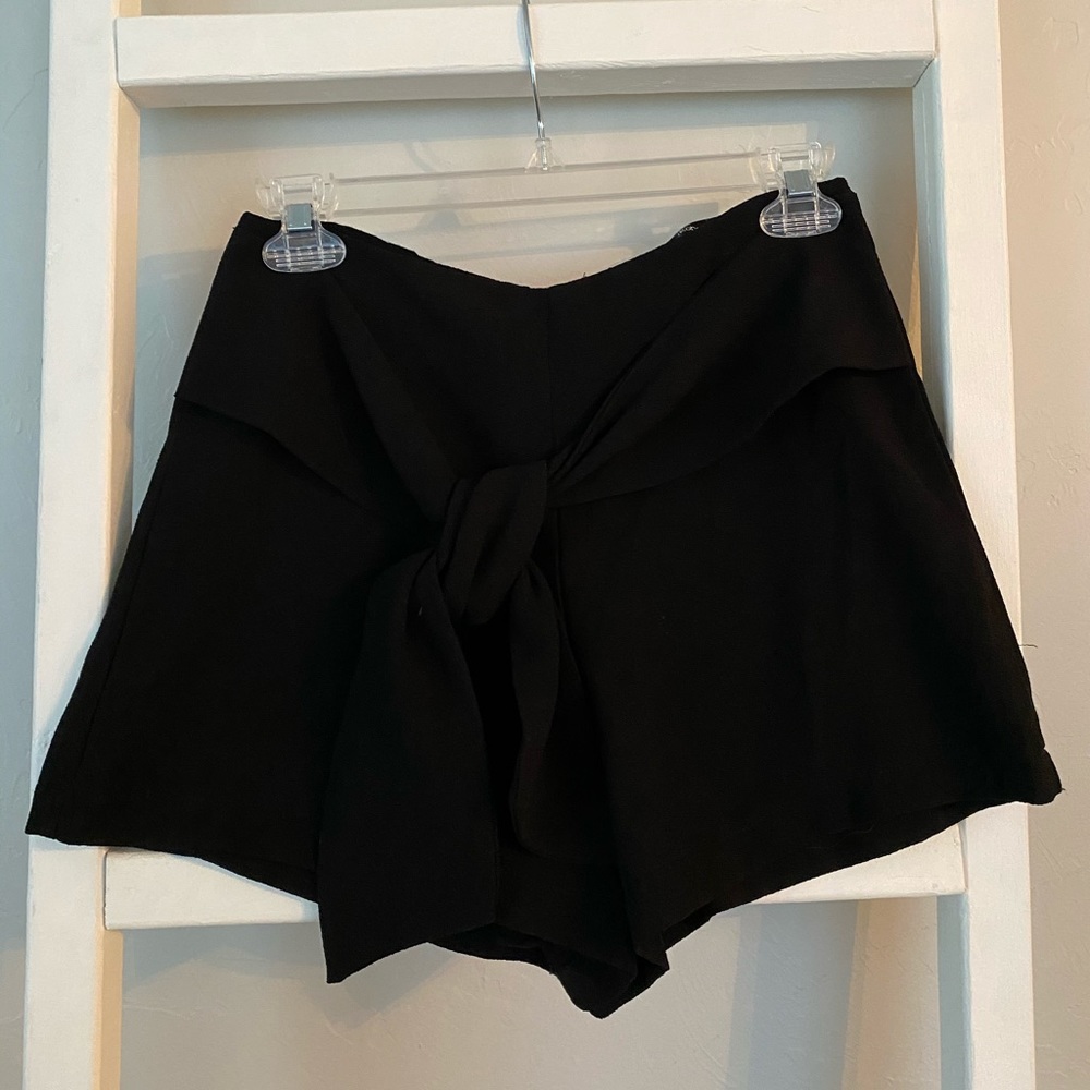 Black stretchy tie-front shorts